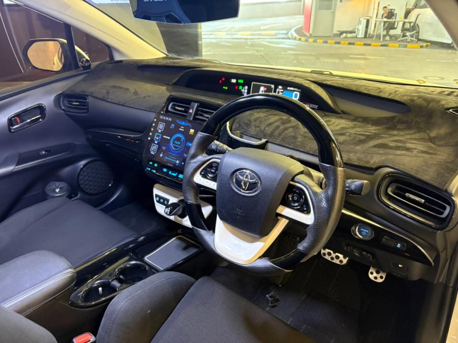 Prius 1.8 Hybrid S - Image 3